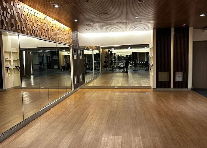 Moa Near Airport Shore 3 Apartamento *